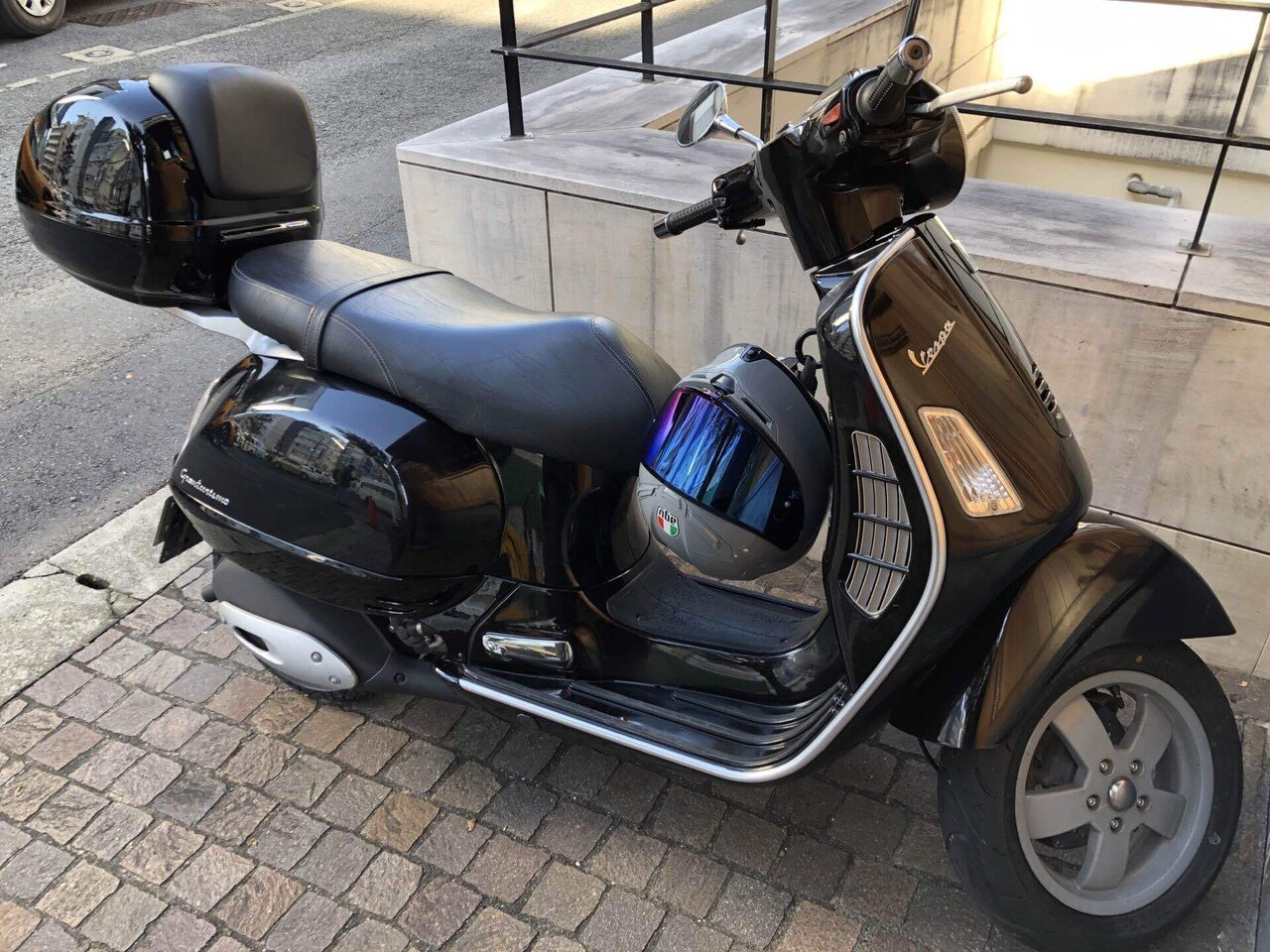 ベスパ GT200L エンジン250ieインジェクション VESPA神戸