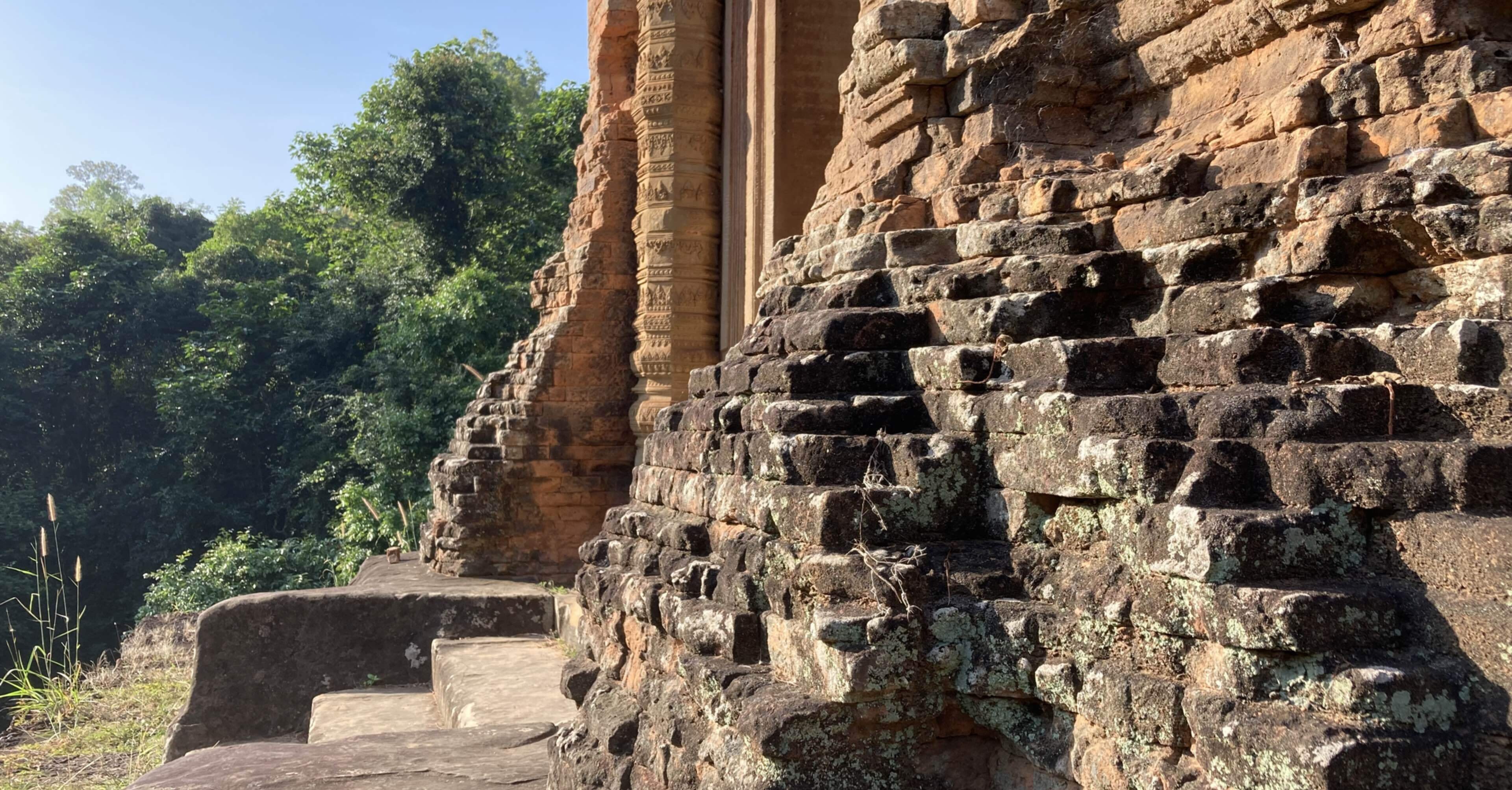 遺跡探訪7】バクセイチャムクロン Baksei Chamkrong（948年）｜Nancy