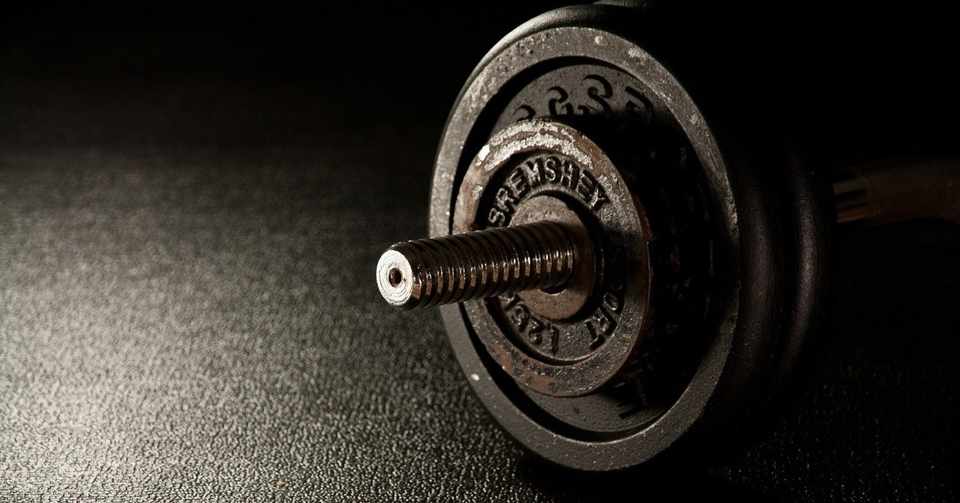 フロアダンベルフライ 大胸筋 胸 上腕三頭筋 二の腕 ダンベル