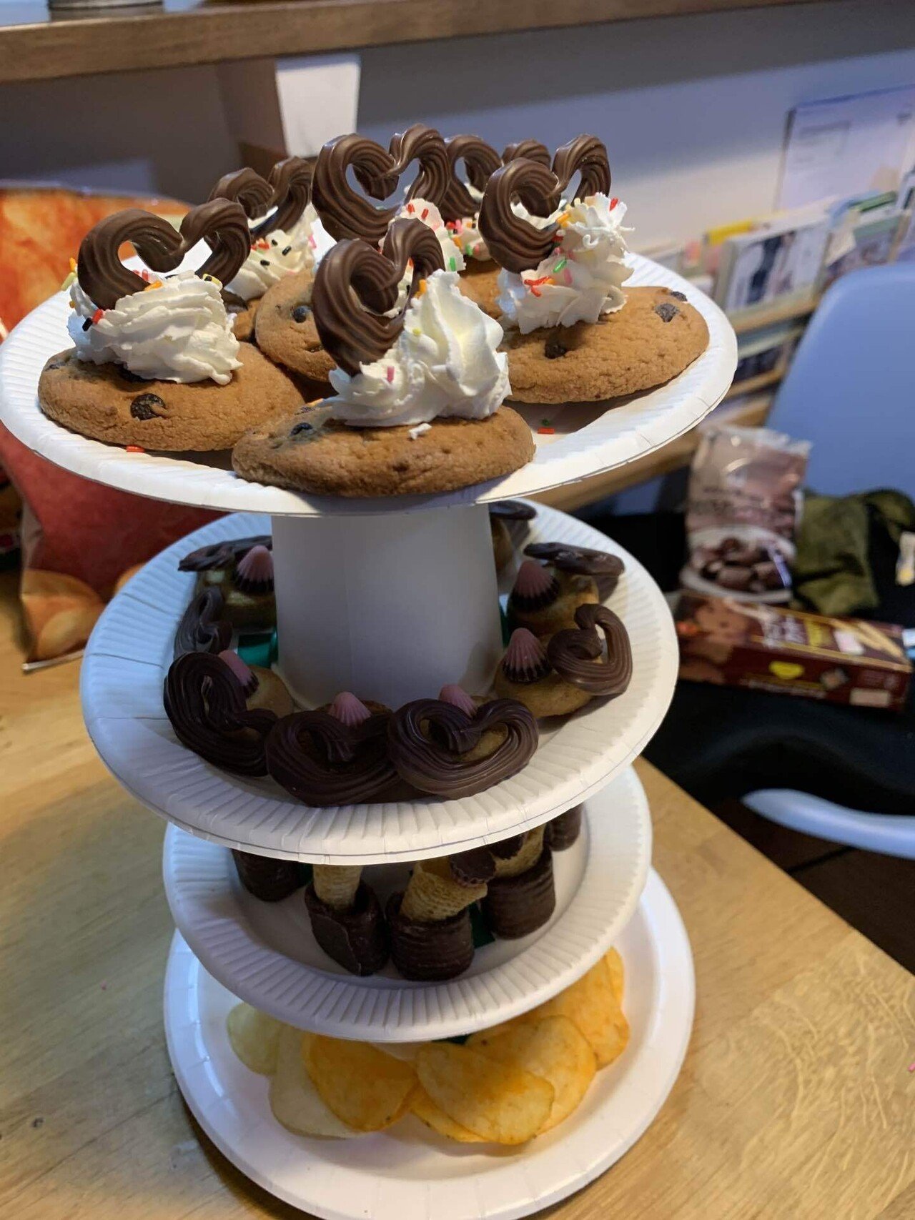 魅惑のお菓子タワー。｜アツ／鶴田敦彦