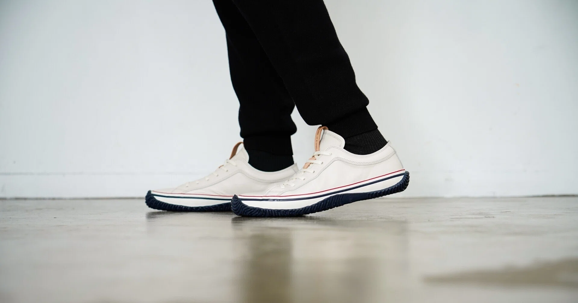 SPINGLE MOVE] Soft comfort with newly developed insole [SPM-1020 