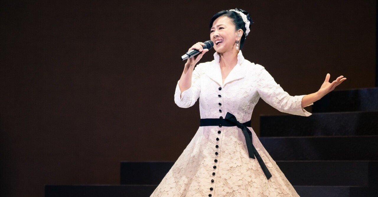 珠玉の名曲群を変わらぬクリスタルボイスで歌い届けた薬師丸ひろ子