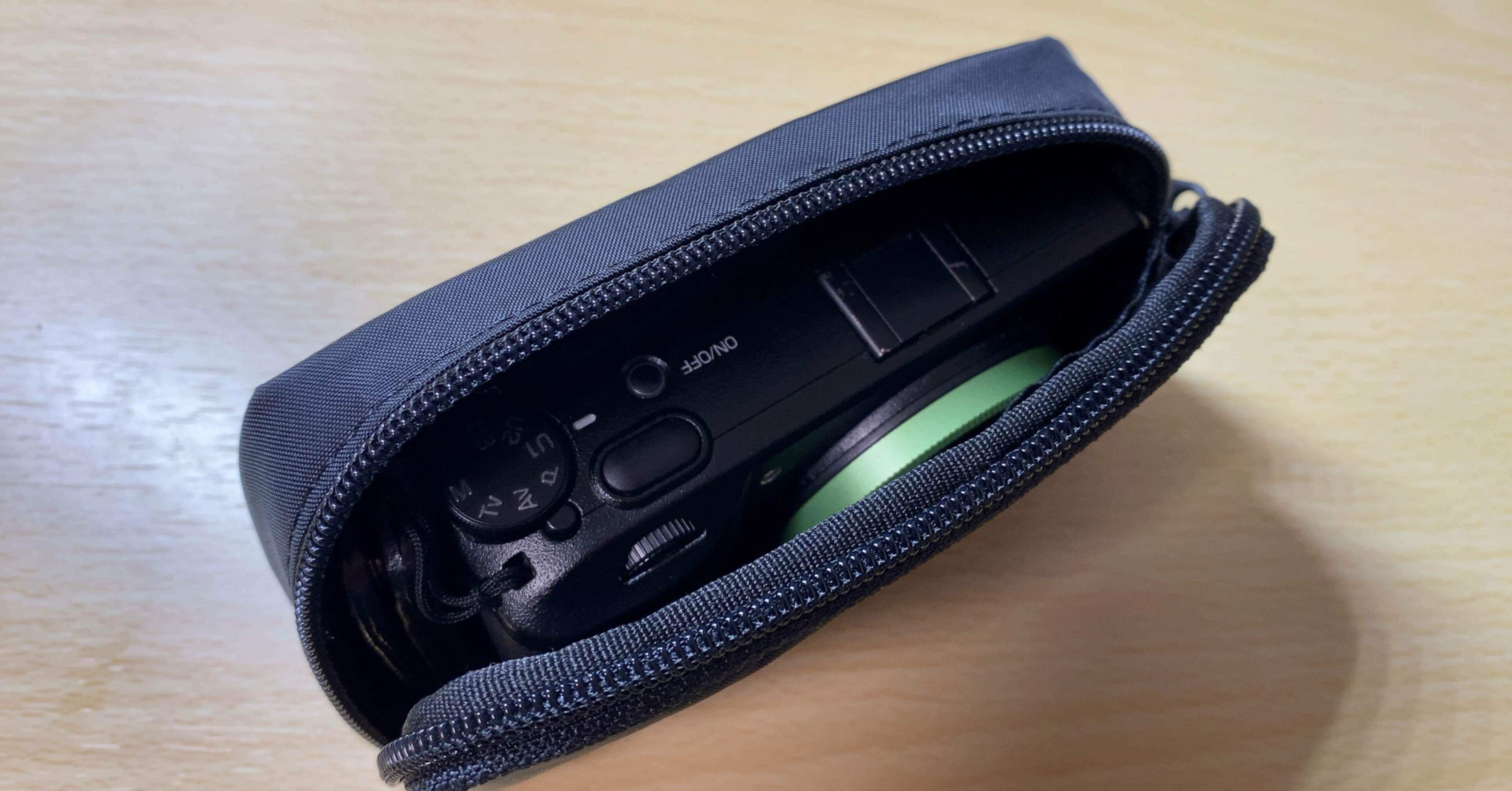 【美品】RICOH GRⅢx 公式レザーストラップ、無印良品ポーチ付 美品】RICOH GRⅢx 公式レザーストラップ、無印良品ポーチ付