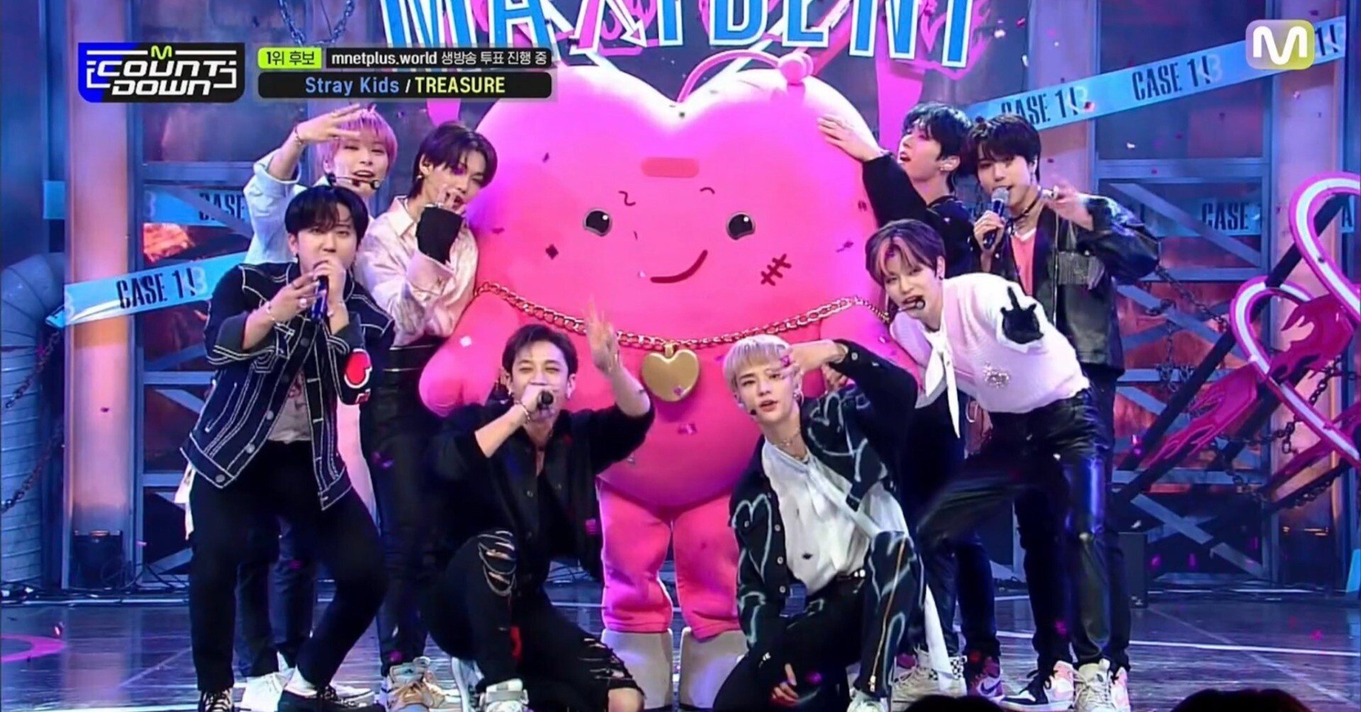 スキズ StrayKids 公式スローガン 2018年 デビューショーケース StrayKids スキズ 2018 デビューショーケース 公式スローガン