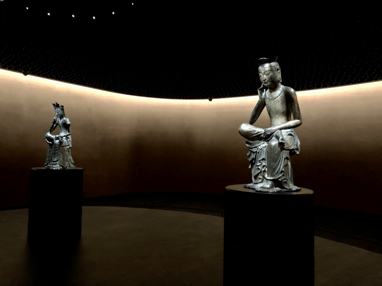 半跏思惟像　National museum , Korea　ミント TatlerLifestyle 韓國國立中央博物館今年迎來遷館二十週年，特別推出了