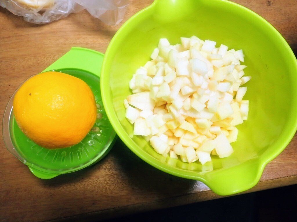 ハービーソーセージ、リンゴ、サワー種の詰め物のレシピ