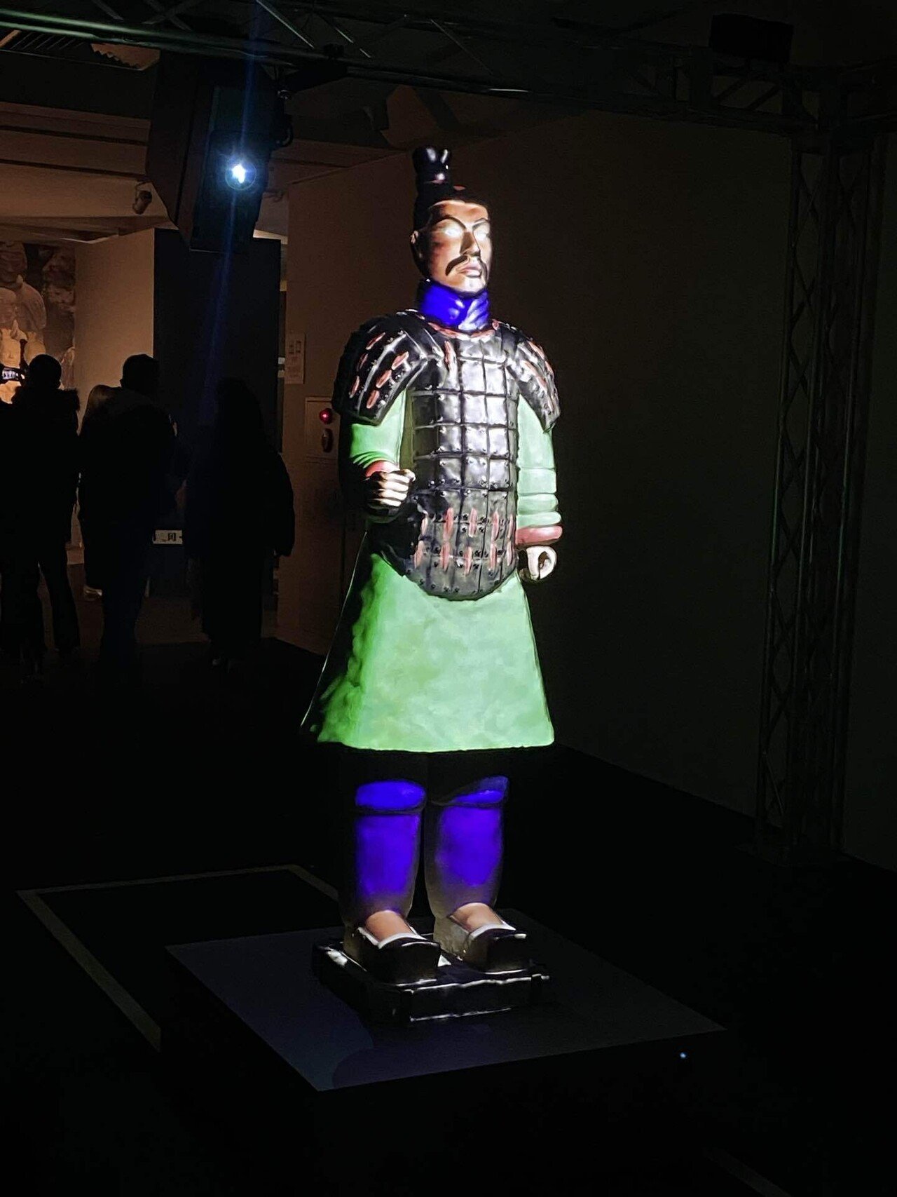 青銅 舞人立像 中国美術　春秋戦国時代　複製 兵馬俑と古代中国～秦漢文明の遺産～」 （京都市京セラ美術館