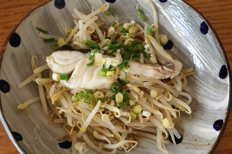 管理栄養士の大人献立 タラともやしのレンジ蒸し ナスのチーズ田楽 Moe Kitchen 食トレーニング研究所 管理栄養士 木下ともえ Note