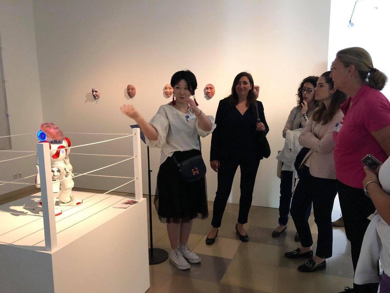 海外展開にあたって 英語喋れない日本人が持つべき体当たりマインド 市原えつこ メディアアーティスト 海外展開にあたって 英語喋れない日本人が持つべき体当たりマインド 市原えつこ メディアアーティスト