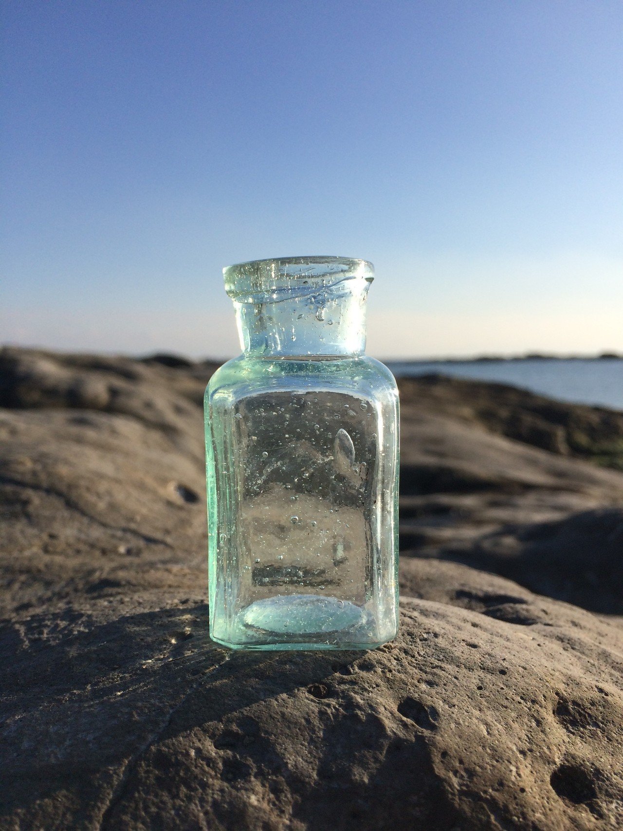 海と古ガラス 薬瓶 遠藤鉄水のnote Note