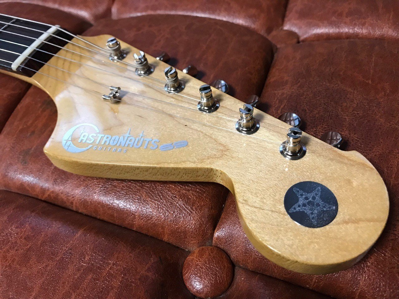 ギター Fender One Master astronauts guitars Astronaut Signed Fender Guitar by Chip Ellis | RR Auction