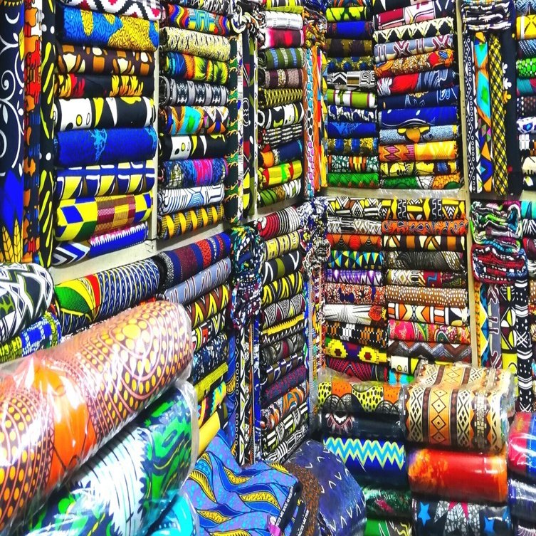 ウガンダ旅・8】原色あふれる布地屋街へ、アフリカンプリントの