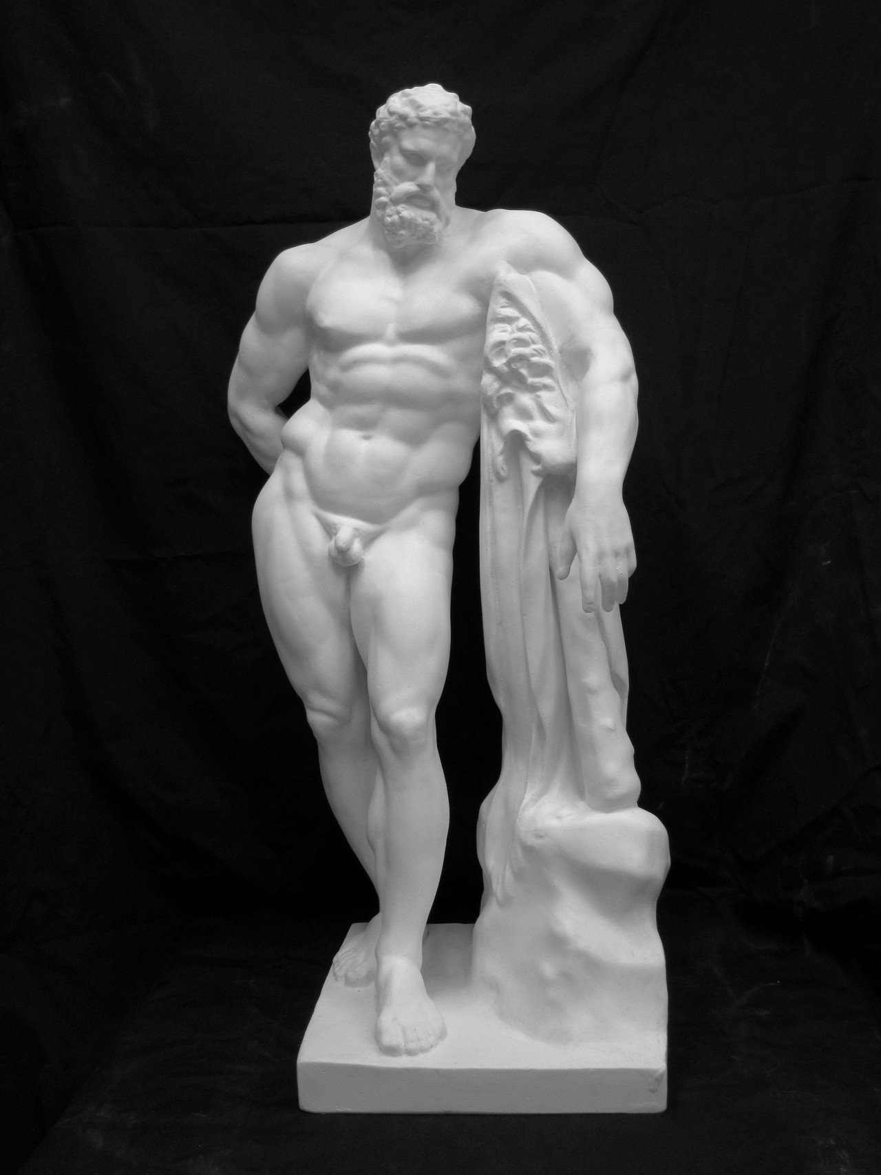 N-026 ヘラクレス全身像（大）｜石膏像ドットコム（脇本）