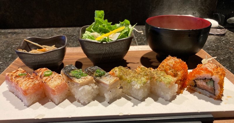 渋谷「Kinka Sushi Bar Izakaya」の炙り寿司