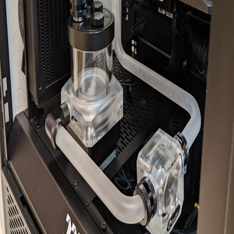 PCケース変えた( Thermaltake The Tower 500 ) その5～グラボ水冷化
