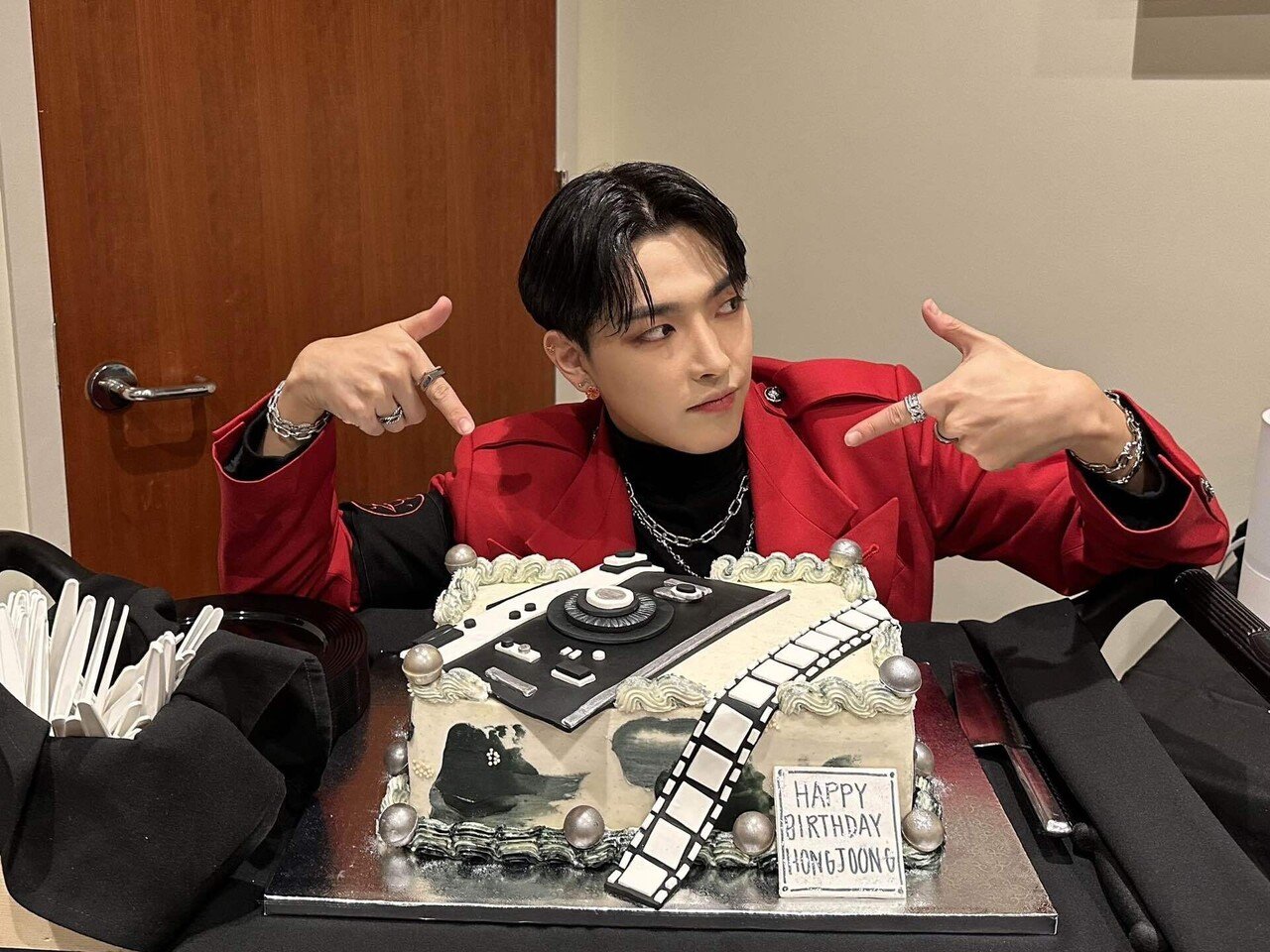 ATEEZ ホンジュン バースデー ATEEZホンジュンのお誕生日プロジェクト2022 – センイルJAPAN