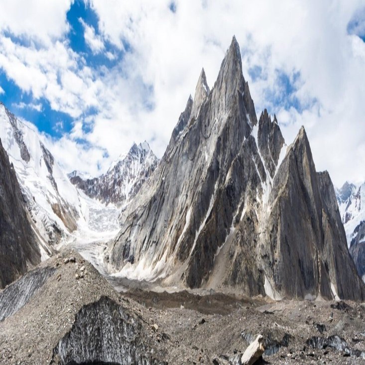 パキスタンのそびえ立つヒマラヤ山脈の氷河の「結婚」｜パキスタン情報