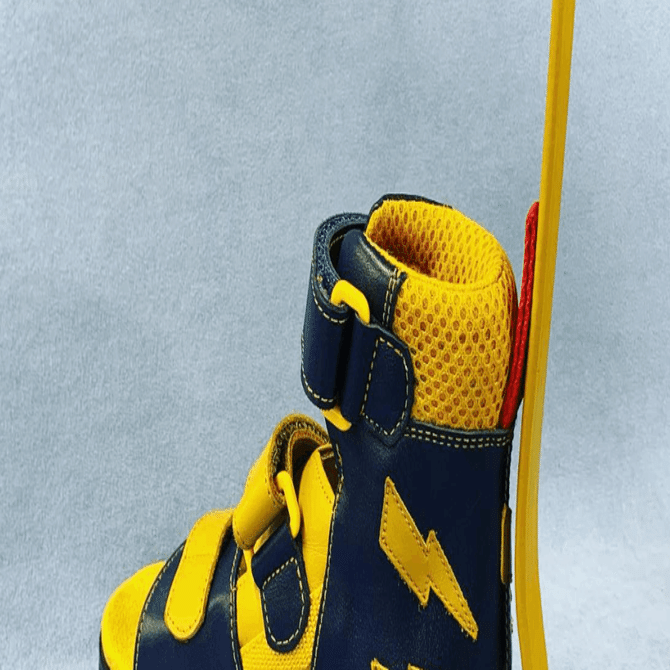 後方支柱の短下肢装具｜Toi Toi Toi Shoes (大田製靴店)