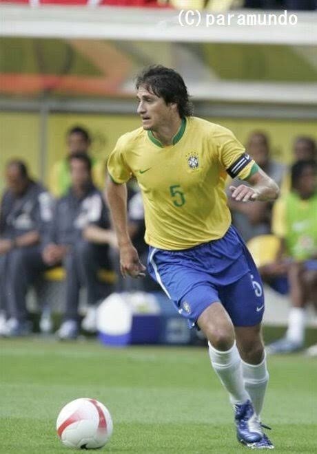 サッカー選手が海外移籍するギリギリな年齢は22歳 ヒグアツ Note サッカー選手が海外移籍するギリギリな年齢は22歳 ヒグアツ Note