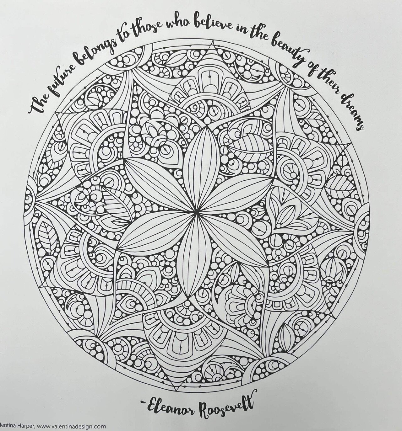 花模様マンダラ塗り絵が仕上がるまで その26 沙葉 Sawa Note 花模様マンダラ塗り絵が仕上がるまで その26 沙葉 Sawa Note