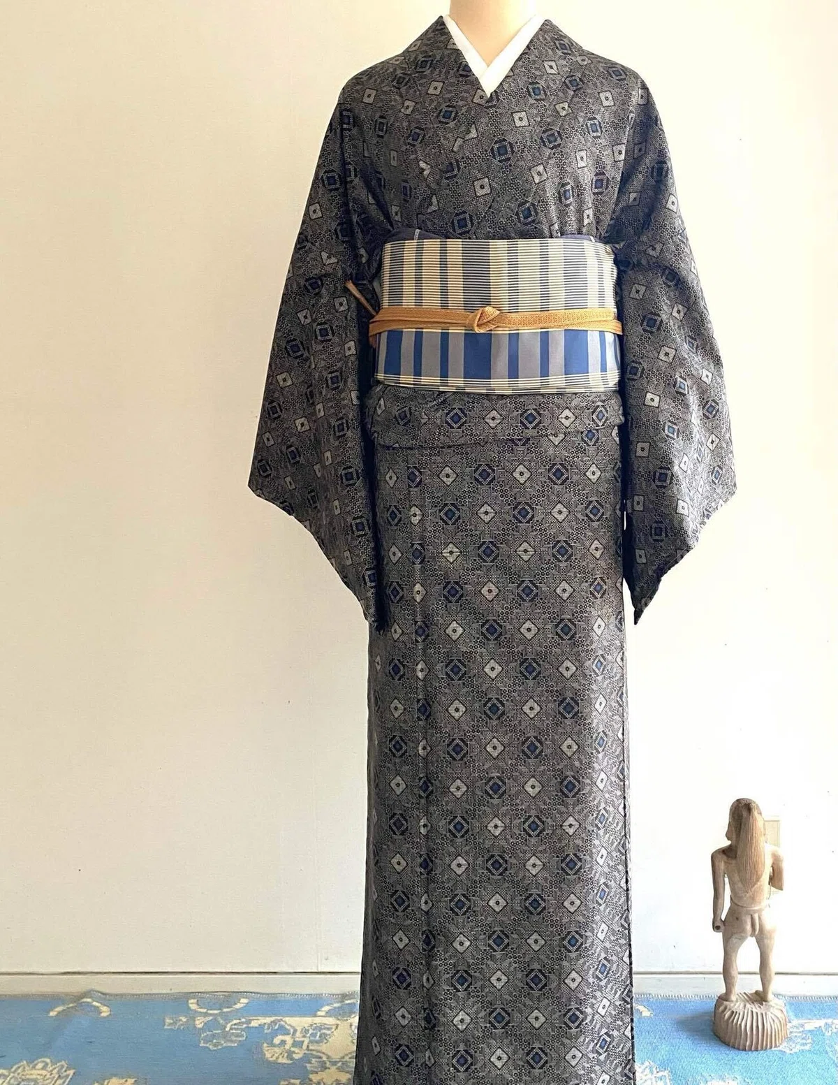 大島紬 龍郷 青 お着物 307 汚らしい