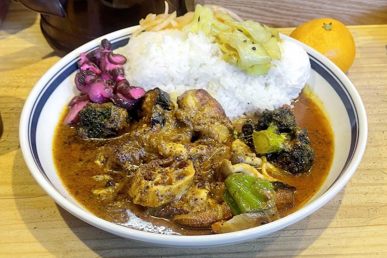 カレーレポ】東京・高田馬場「カレー専門店ブラザー」のチキン野菜