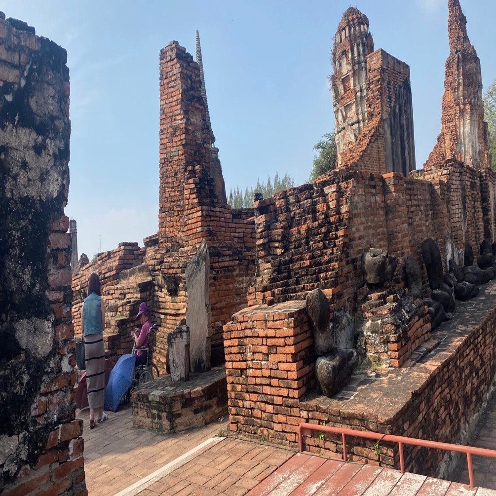 63【顔】アユタヤ旅行②～木の根に埋まった仏頭｜サッカーと教育。