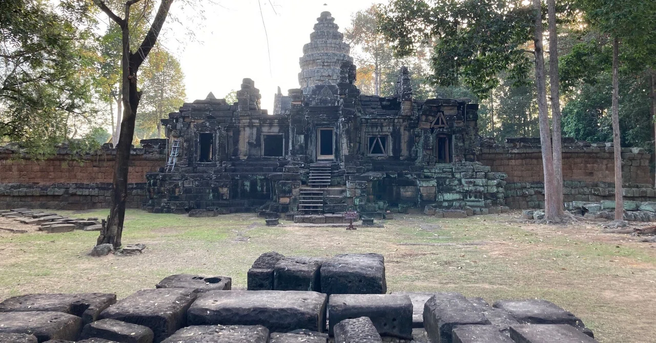 ANGKOR アンコールと10世紀に渡るクメールアート ANGKOR ANGKOR アンコールと10世紀に渡るクメールアート ANGKOR