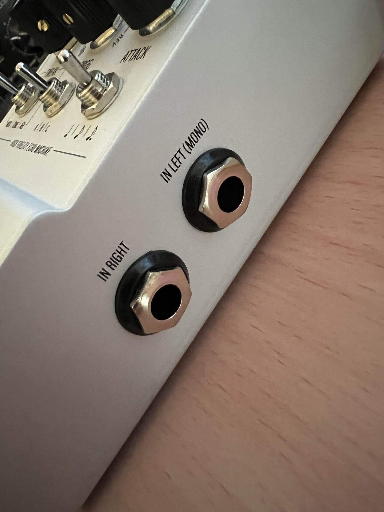 機材レビュー】MAKO Series: D1 High-Fidelity Delay | WALRUS AUDIO