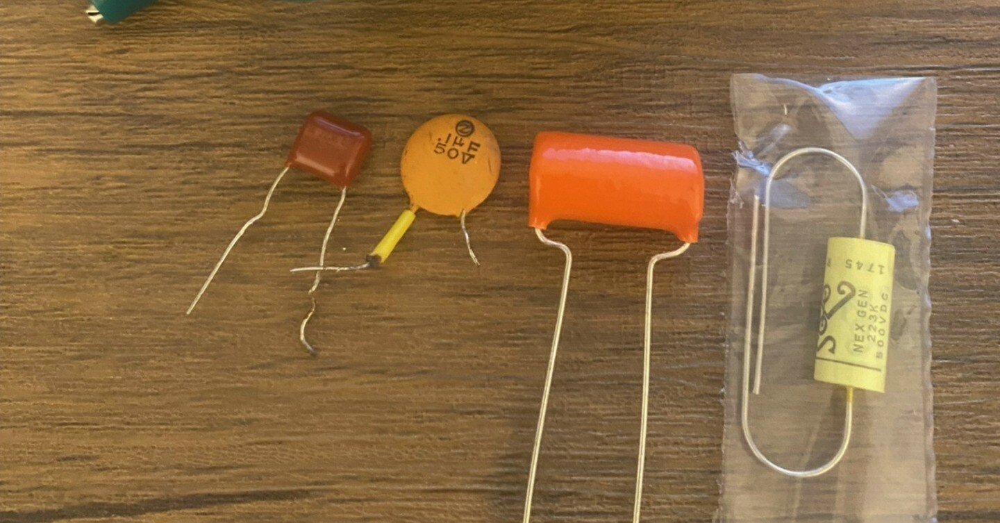 ストラトのコンデンサをいろいろと変えて検証してみたよ。の話｜音楽と