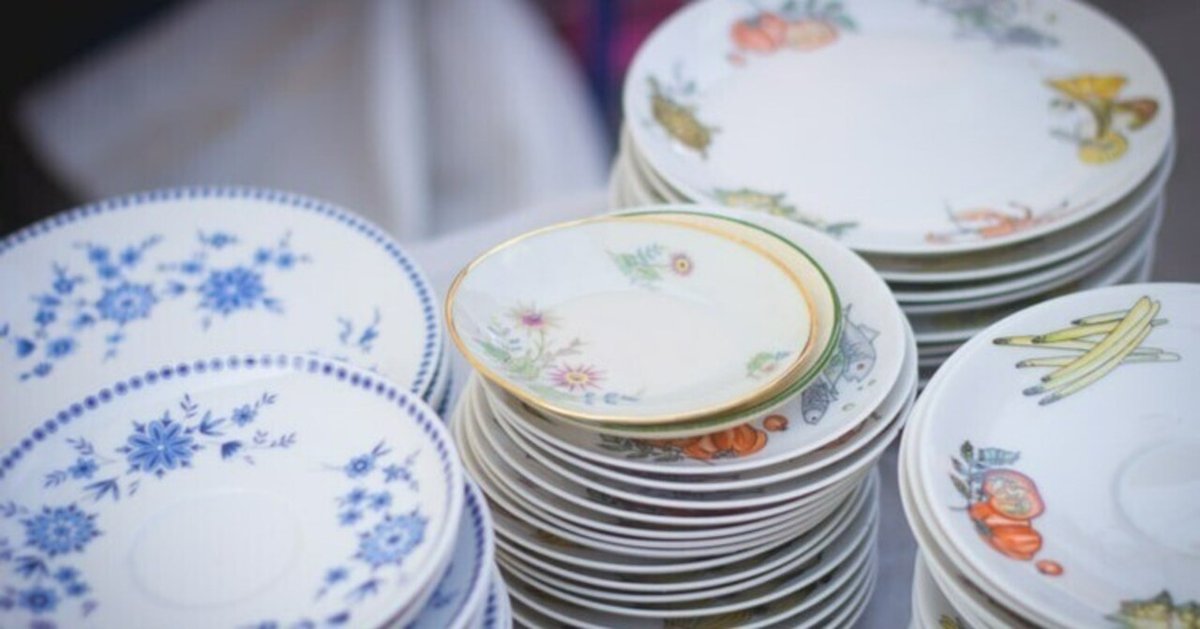 使わなくなった食器です。