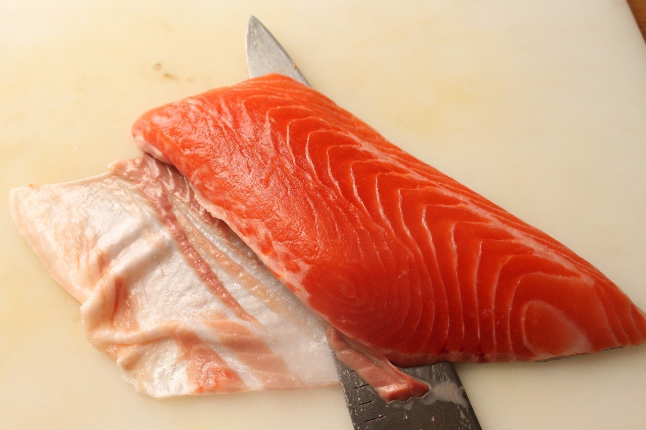 補足 サーモンの皮のとり方とカリカリ焼き 樋口直哉 Travelingfoodlab Note