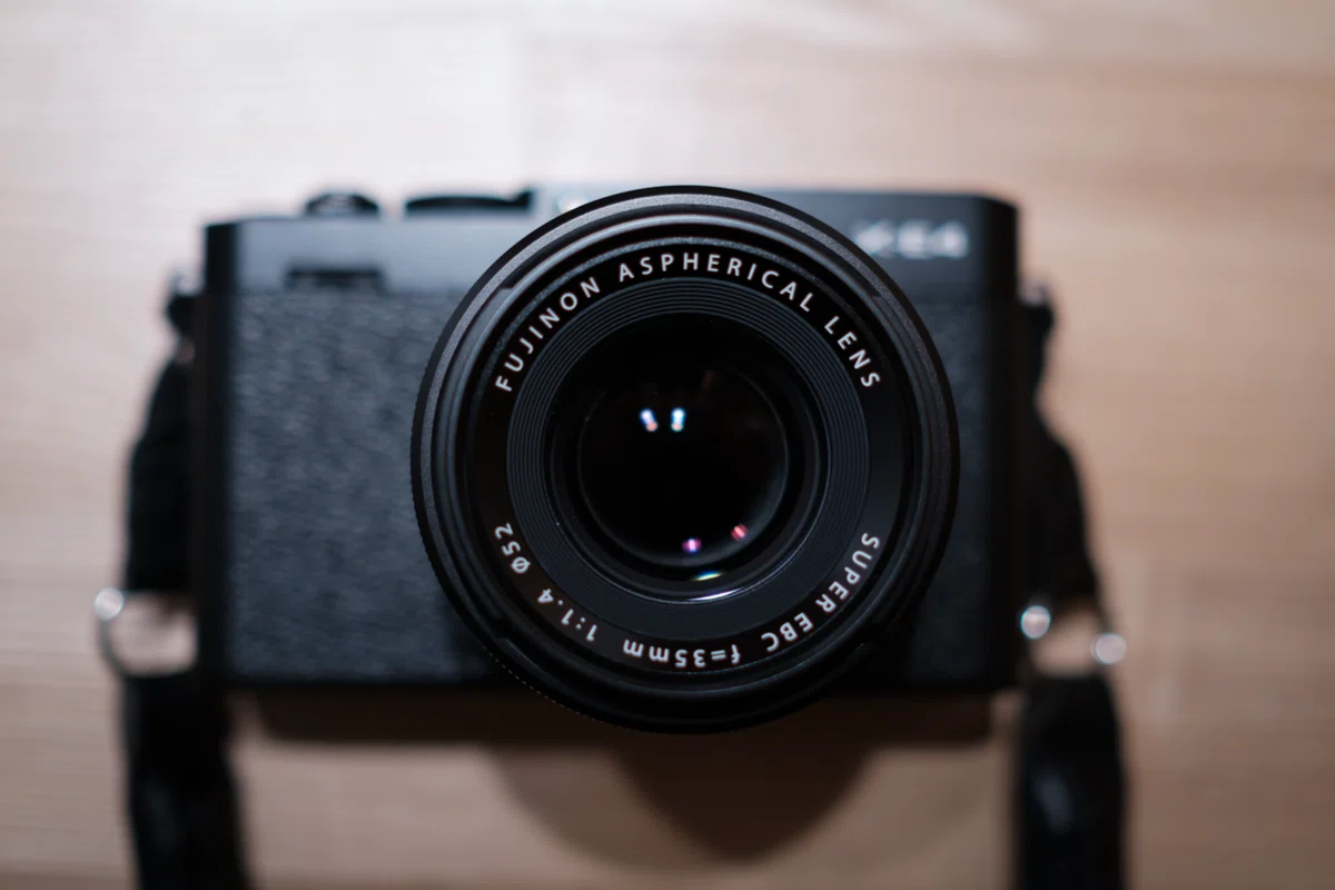 極論、X-E4とXF35mm f1.4があれば他には何もいらない。｜imai