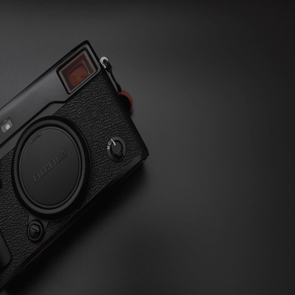 週末最終値下げ！FUJIFILM X-pro2 マニュアルレンズ2本付 最終値下げ！FUJIFILM X-pro2 マニュアルレンズ2本付 唯一無二】9年経っ