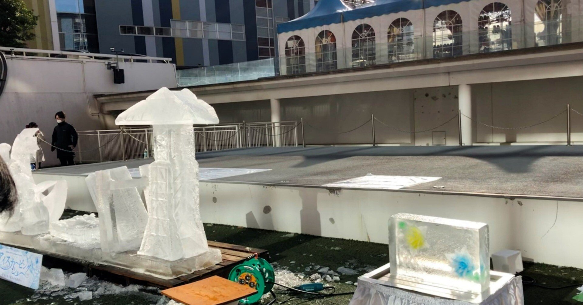 ららぽーとにて、フラワーアイスカービングを実演しました!｜小野田の