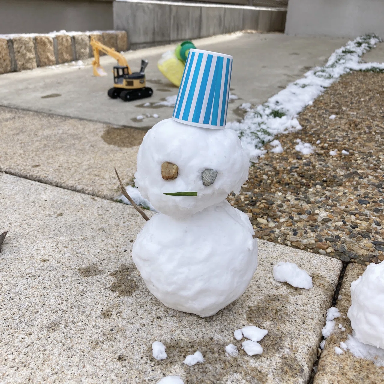 雪だるま　ライター 生まれて初めての雪｜須山ゆず｜ライター・編集者