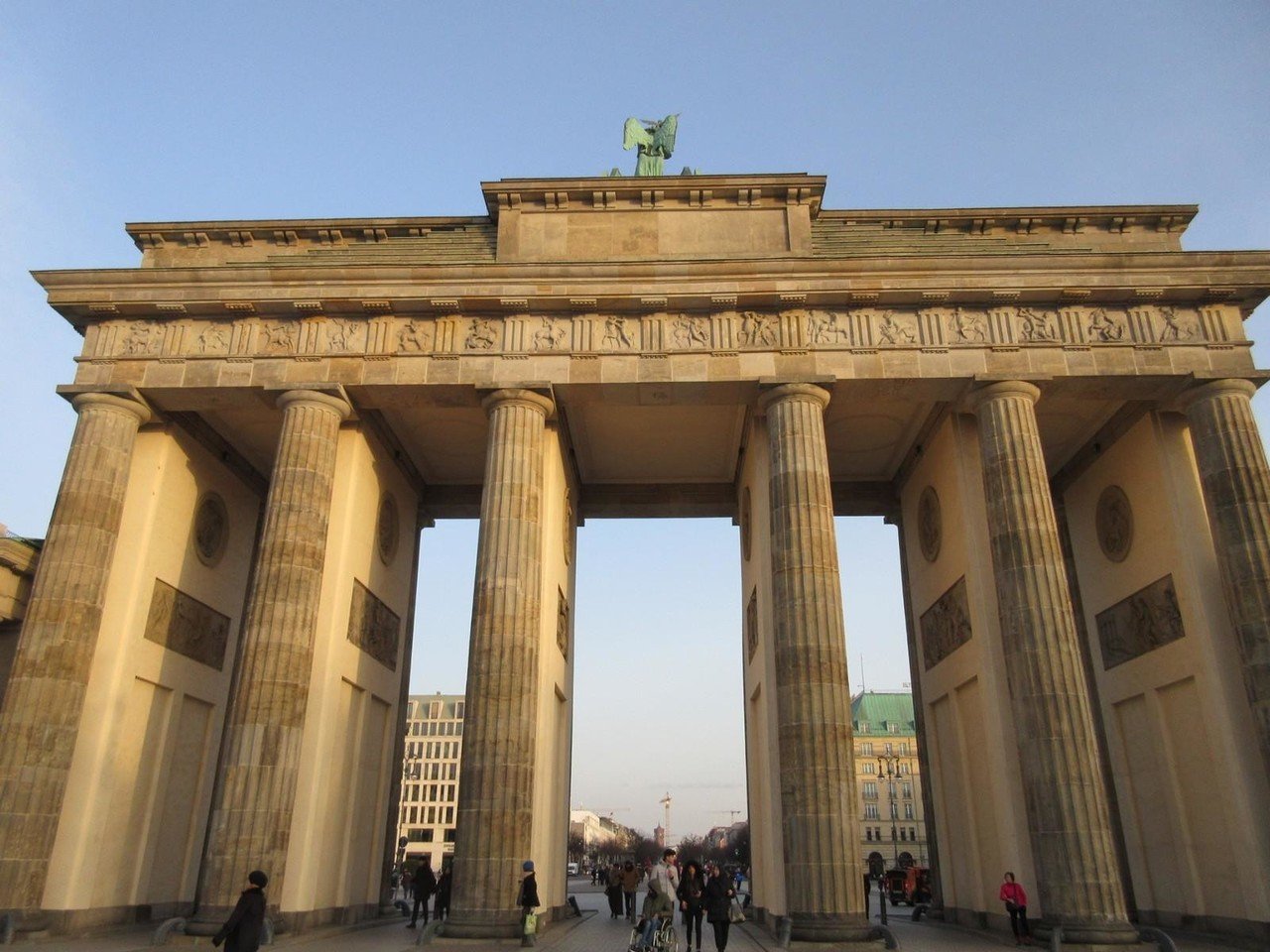 ベルリンは晴れているか 取材写真 深緑野分 Note ベルリンは晴れているか 取材写真 深緑野分 Note