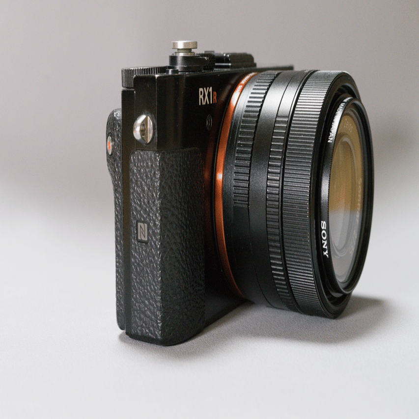RX1RM2 【屋外使用なし】【美品】プロストラップ付き SONY RX1RM2 屋外使用なし 美品 プロストラップ付き SONY (ソニー