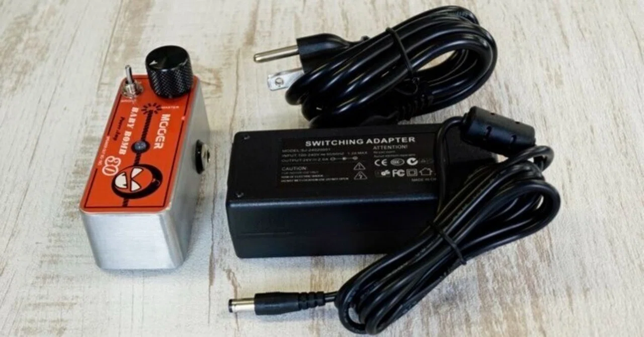 手のひらサイズよりも小さな極小30Wパワーアンプ！MOOER BABY BOMB 30
