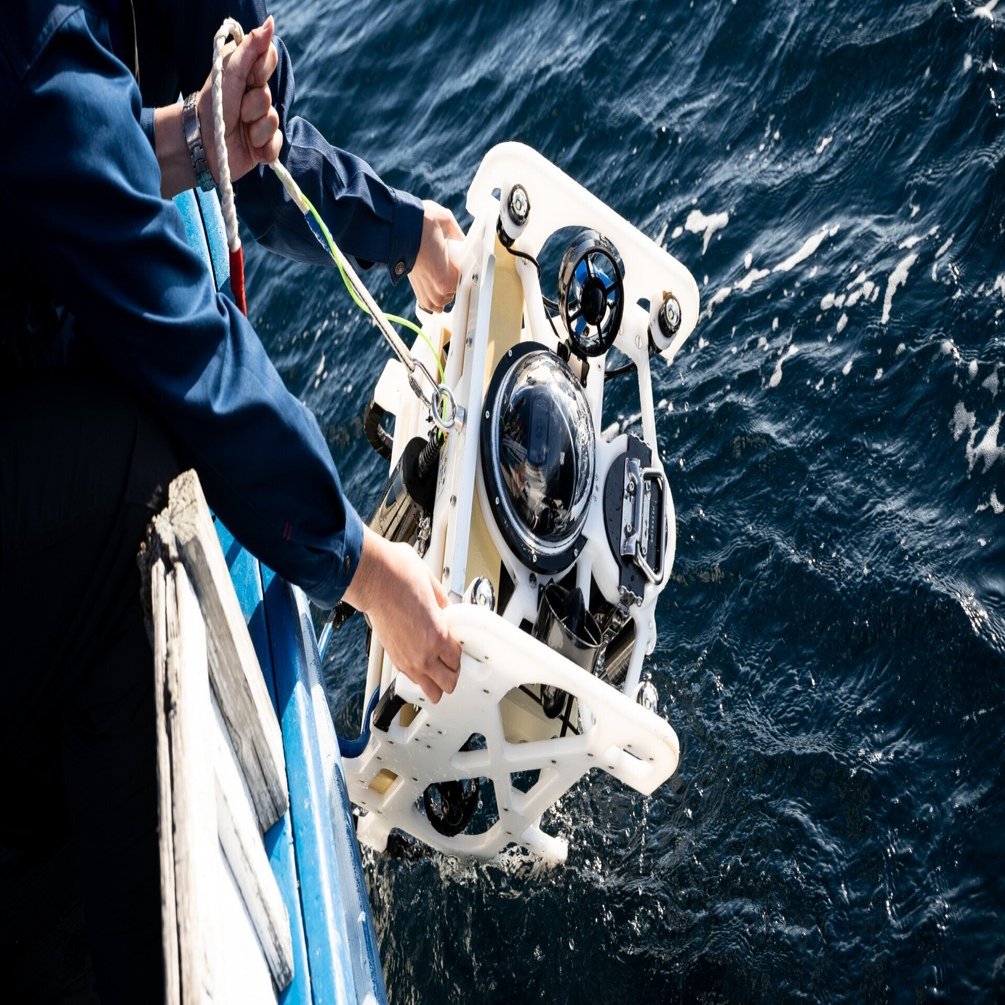 誰もが深海を知ることができる世界を目指して』 水中ドローンの