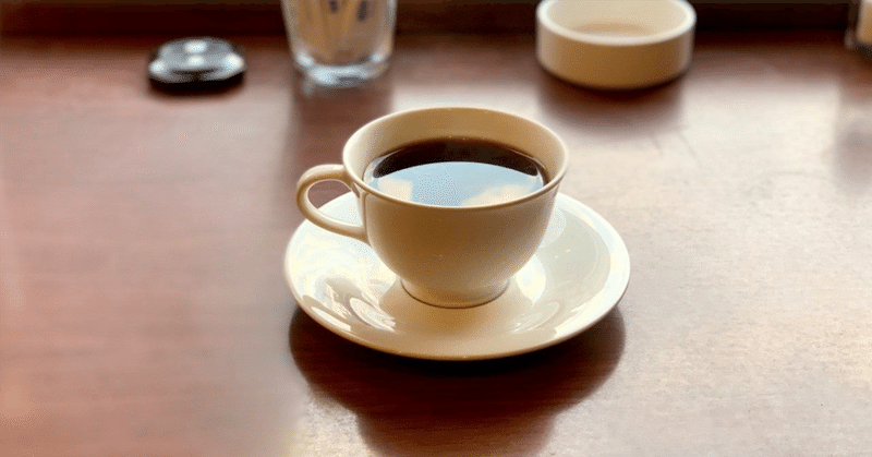 コーヒーと女性（PMS月経前症候群）