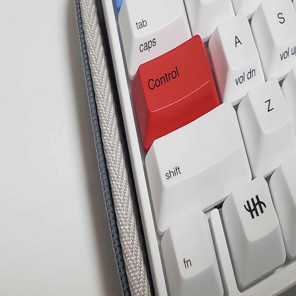 HHKBを収納できるキーボードケース。持ち運びだけでなく、普段のホコリ