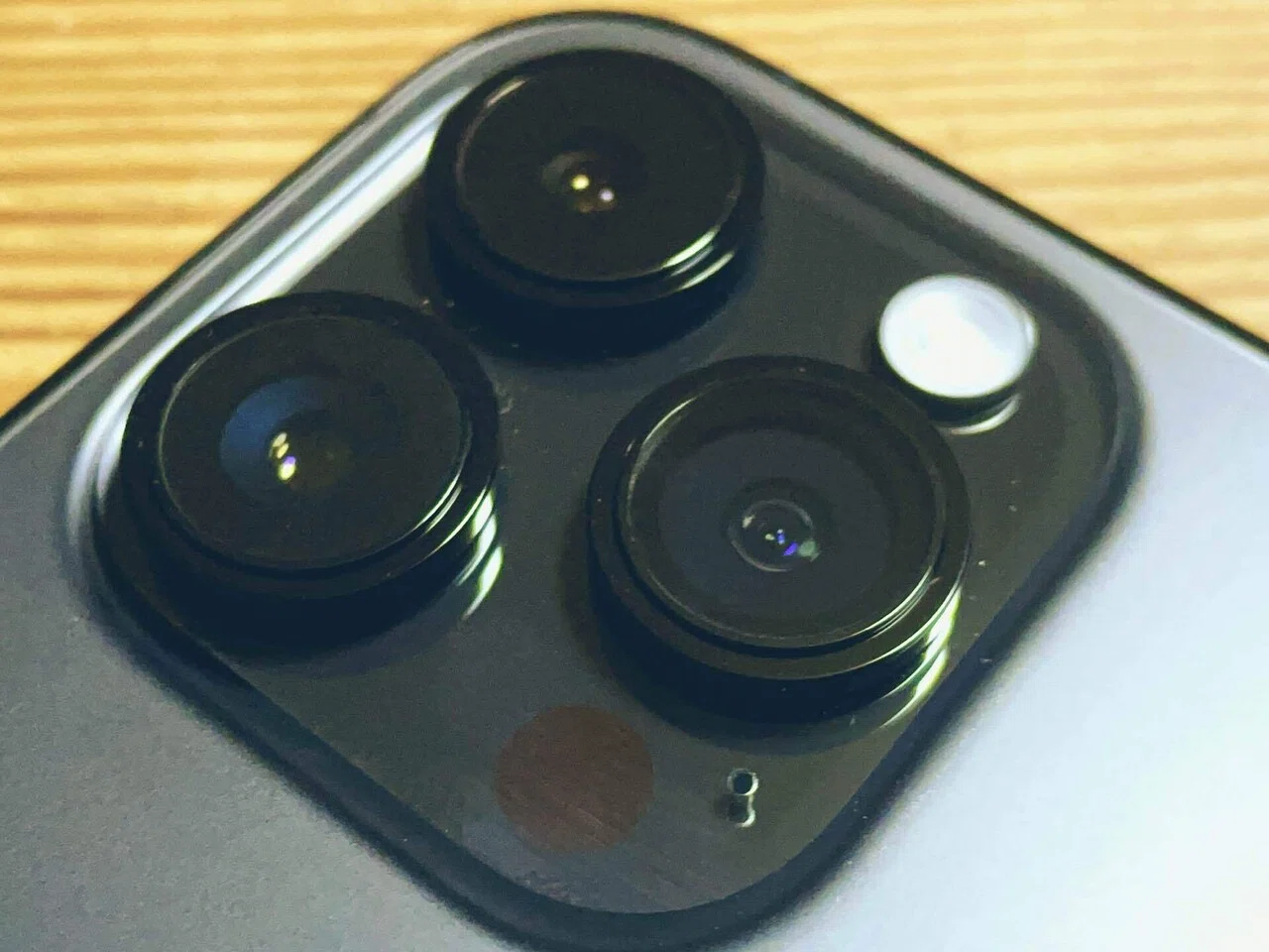 The Last Lightning iPhone⁉️ Should You Buy or Skip the iPhone 14 Pro ...