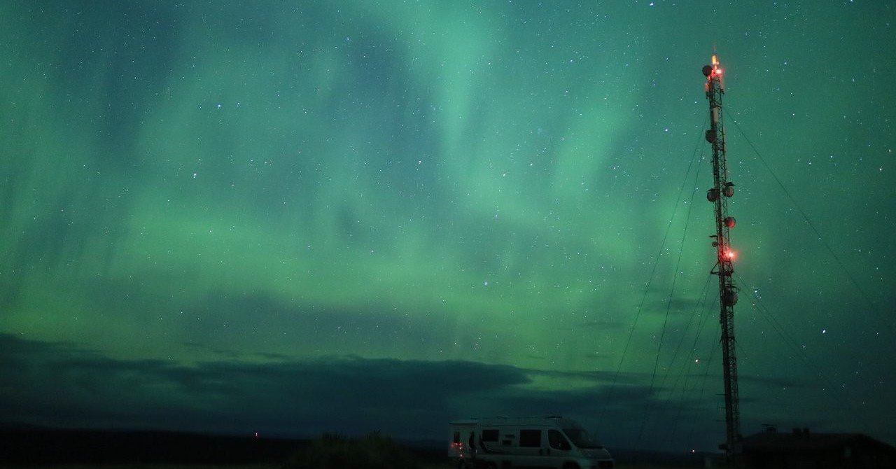 フィンランドの夜空にかかる魔法 オーロラ Yoshito Note