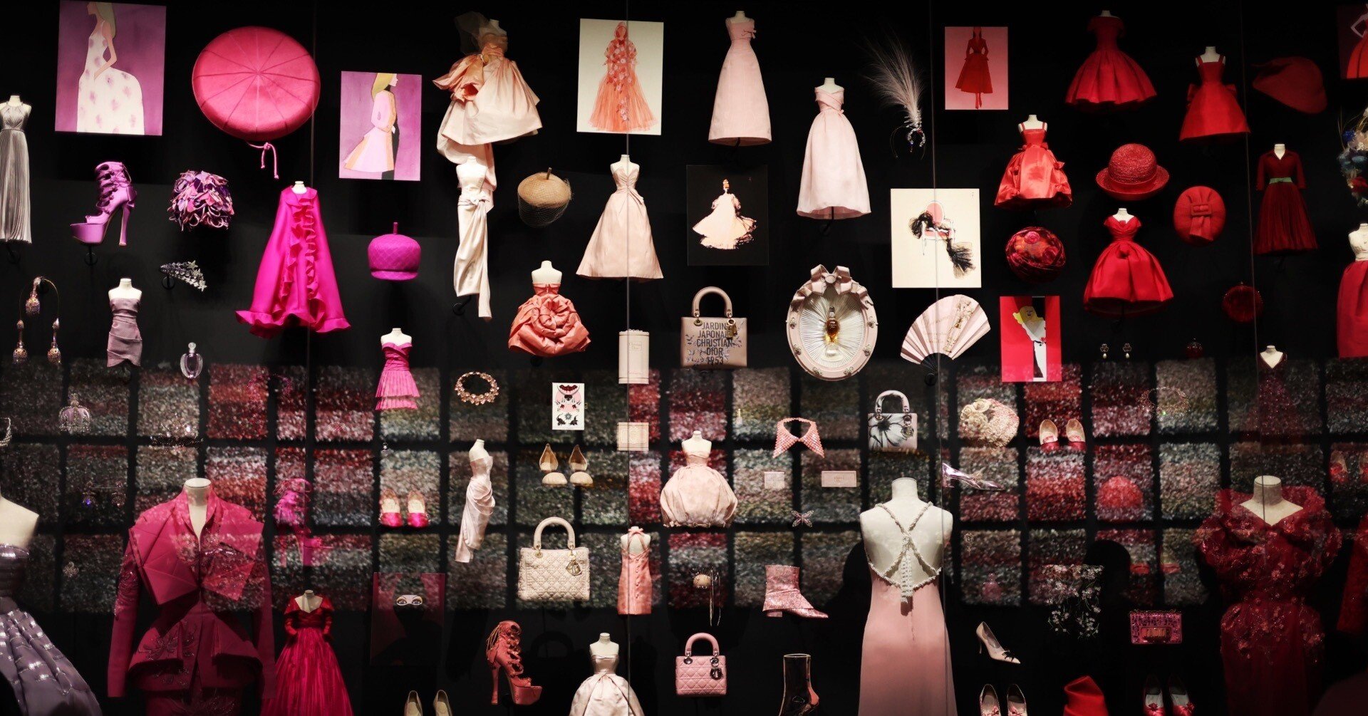 規律と自由の間に生まれる価値｜「クリスチャン・ディオール、夢の