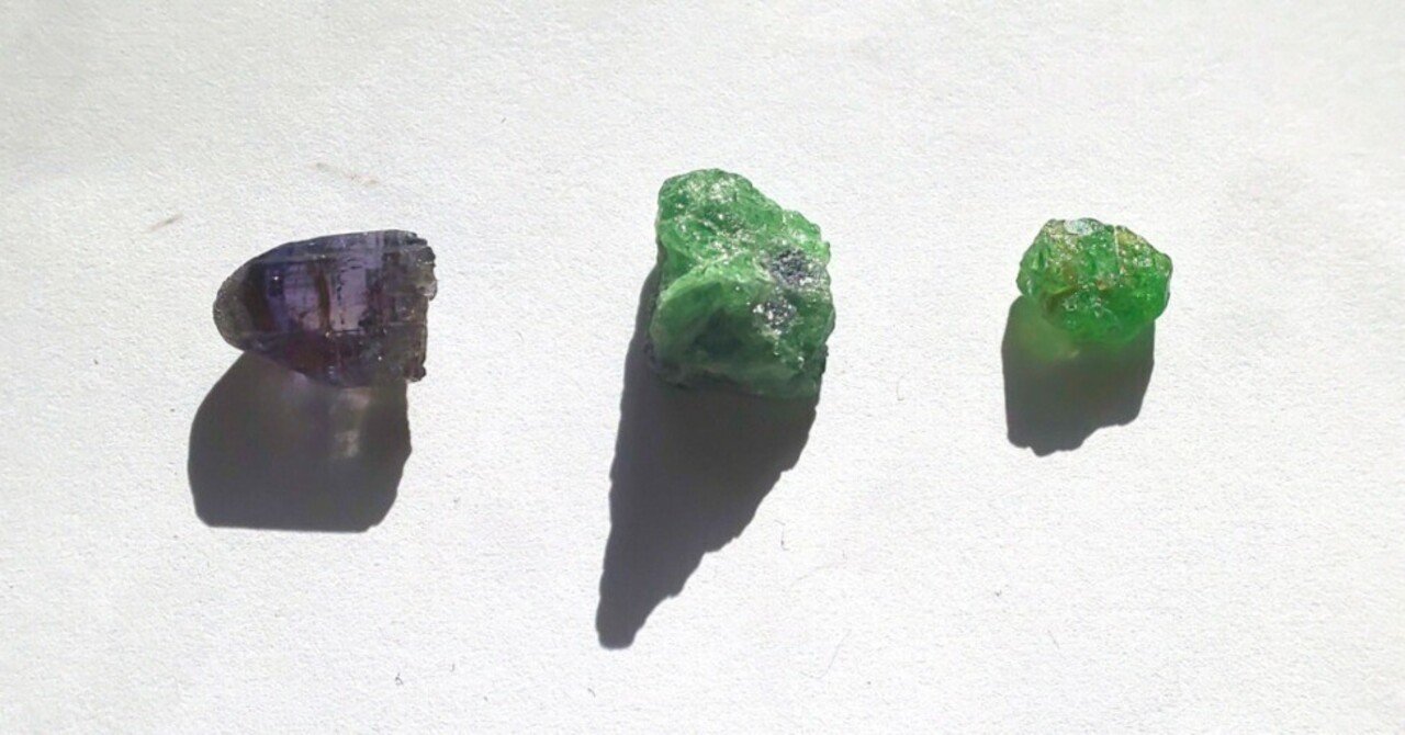 聖なる山の両側で｜桂田祐介