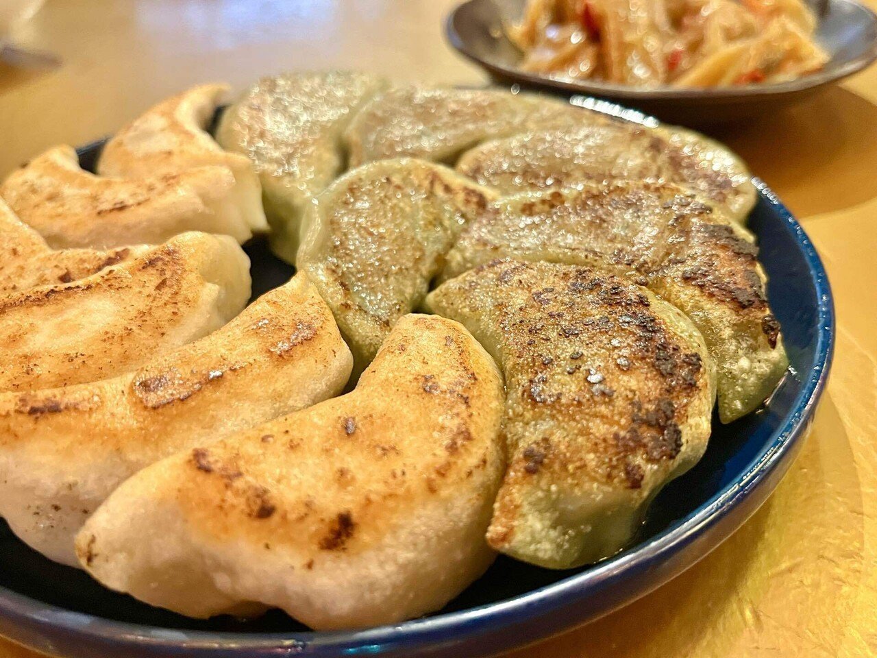 台湾に来てるようなかわいい店内で。北海道の旅①────なかよし餃子