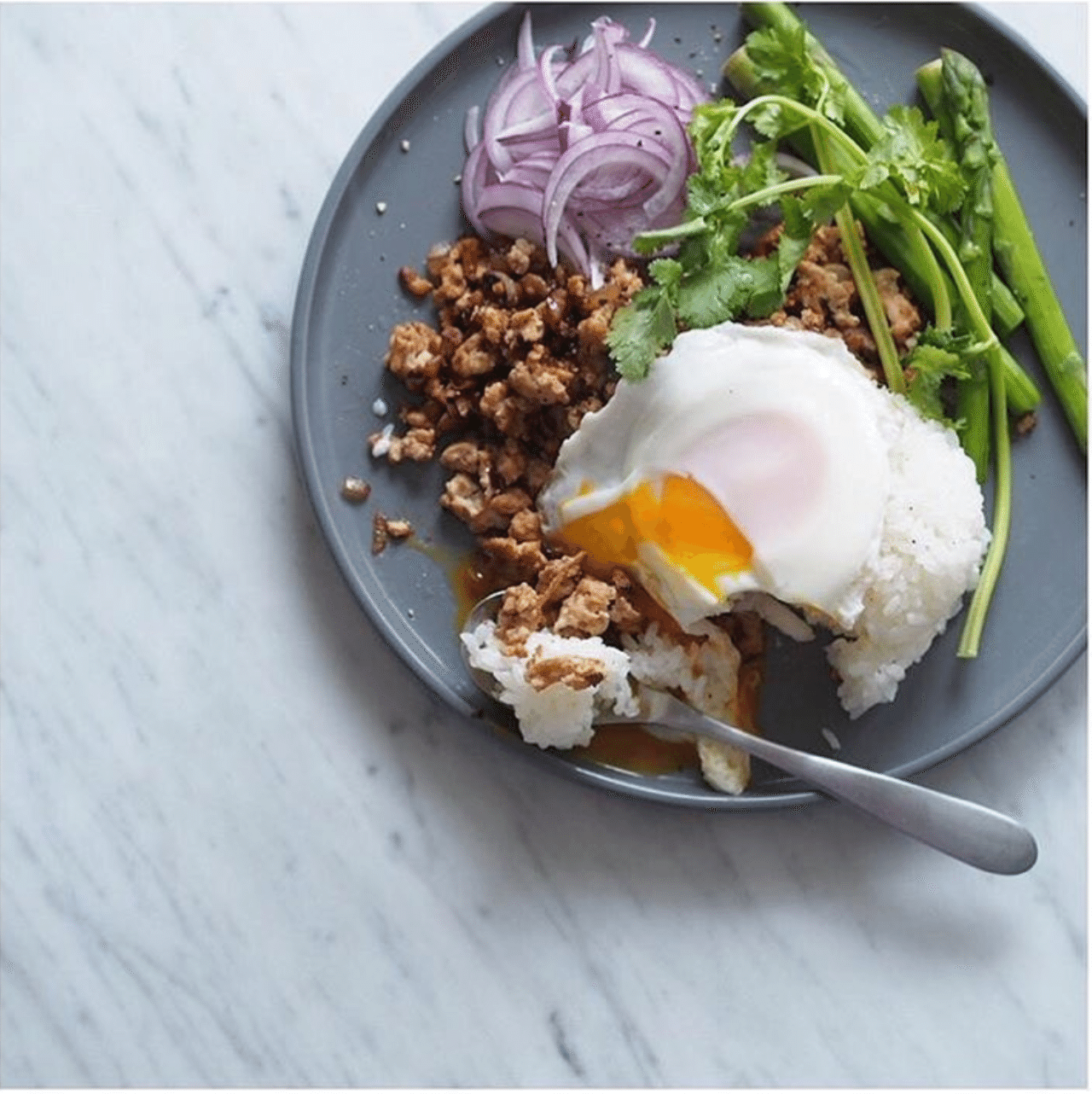 白の次は断然グレー皿 無難 を打破する失敗しない食器4選 菅野有希子 Note