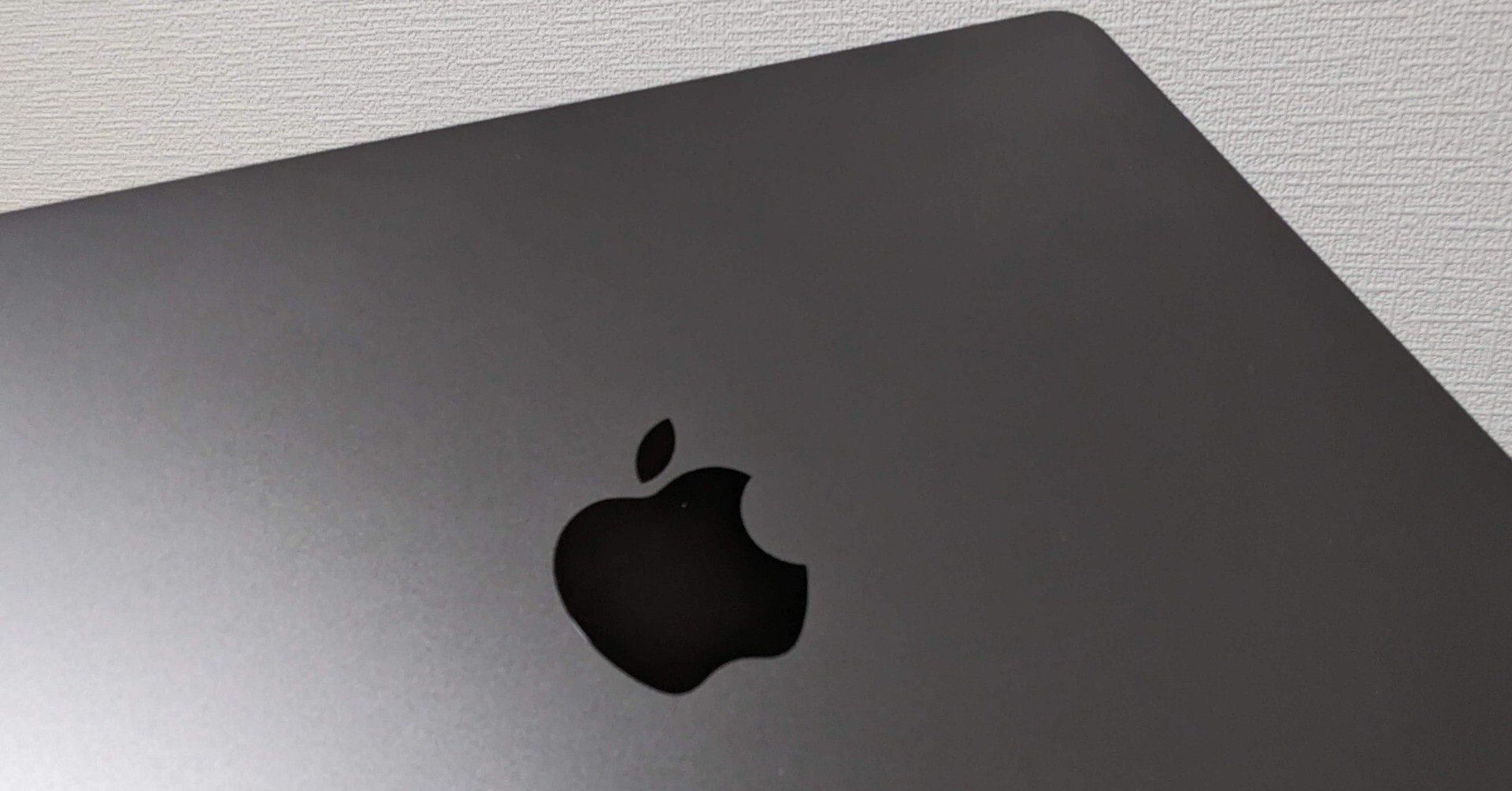 ［美品］［タイムセール(本日まで)］MacBookAir M2(2022) M2搭載のまったく新しいMacBook Air、7月8日（金）より注文受付を開始