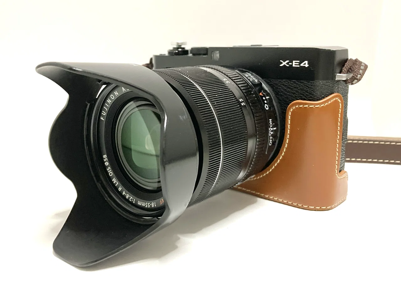 XF18-55mmにクラシックフードを装着｜会場カメラマン・ナベゾー